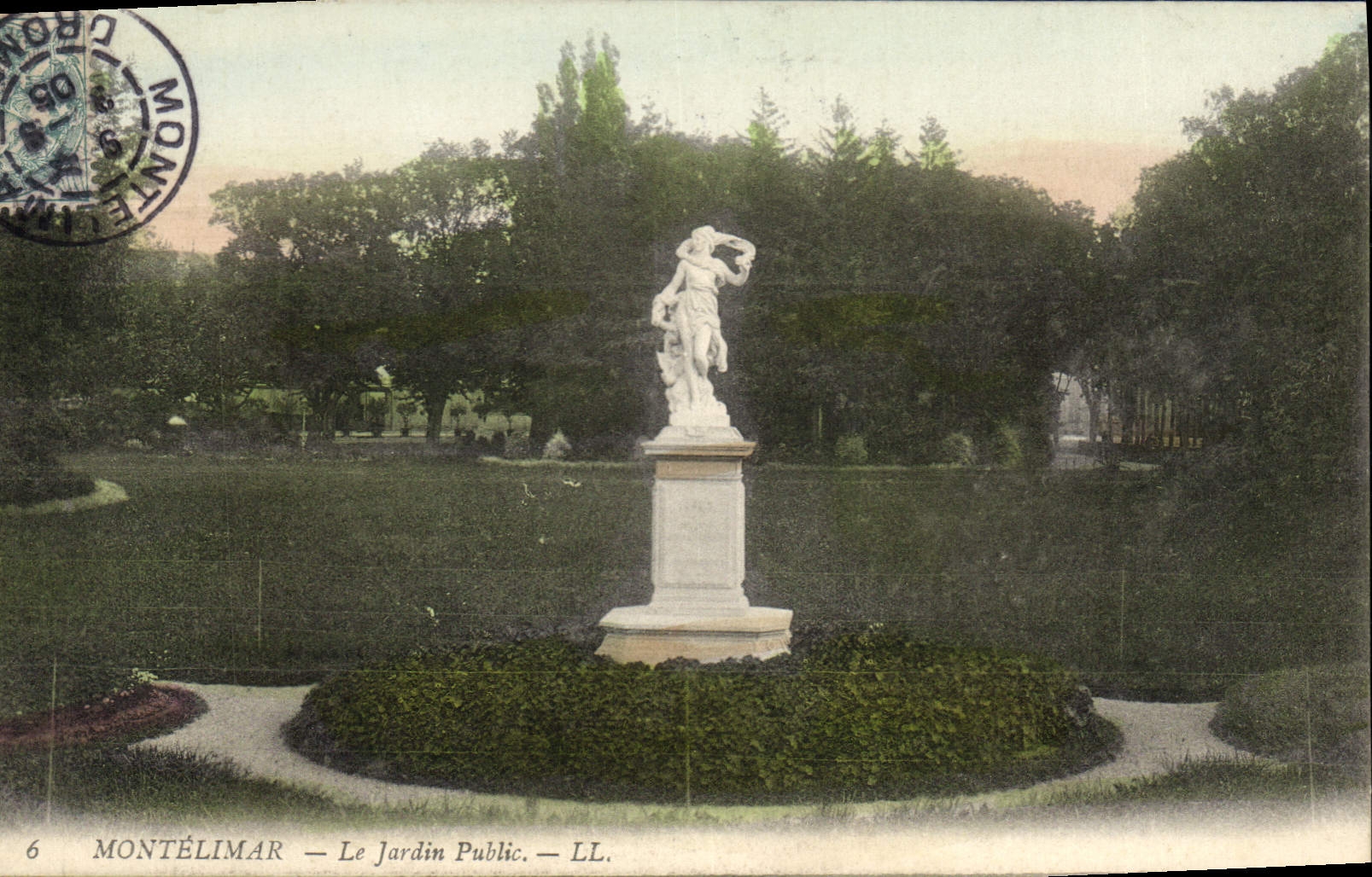CPA Montelimar le jardin public 