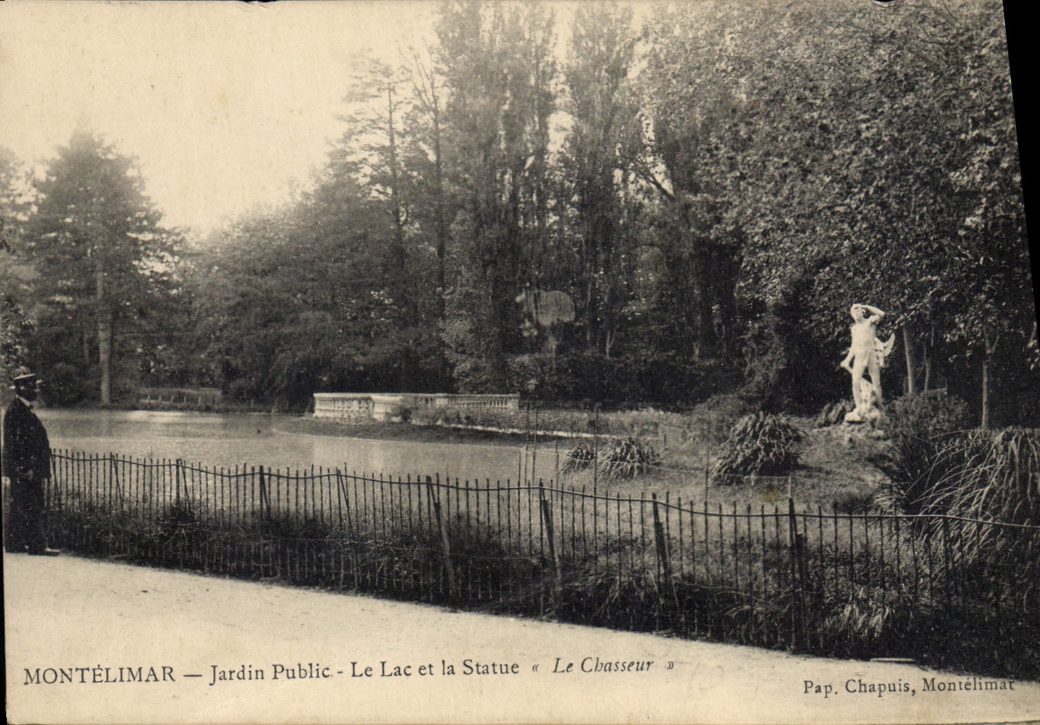 CPA Montelimar Jardin Public Le Lac et la Statue 