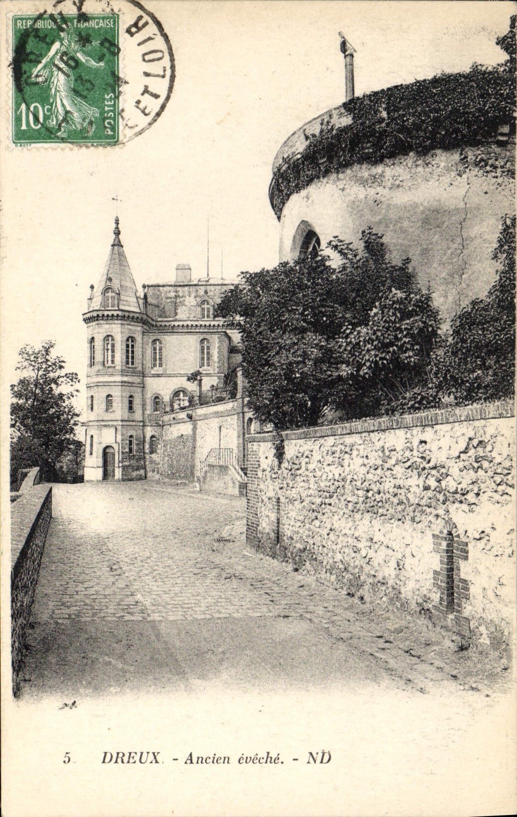 Dreux — Ancien évêché — ND