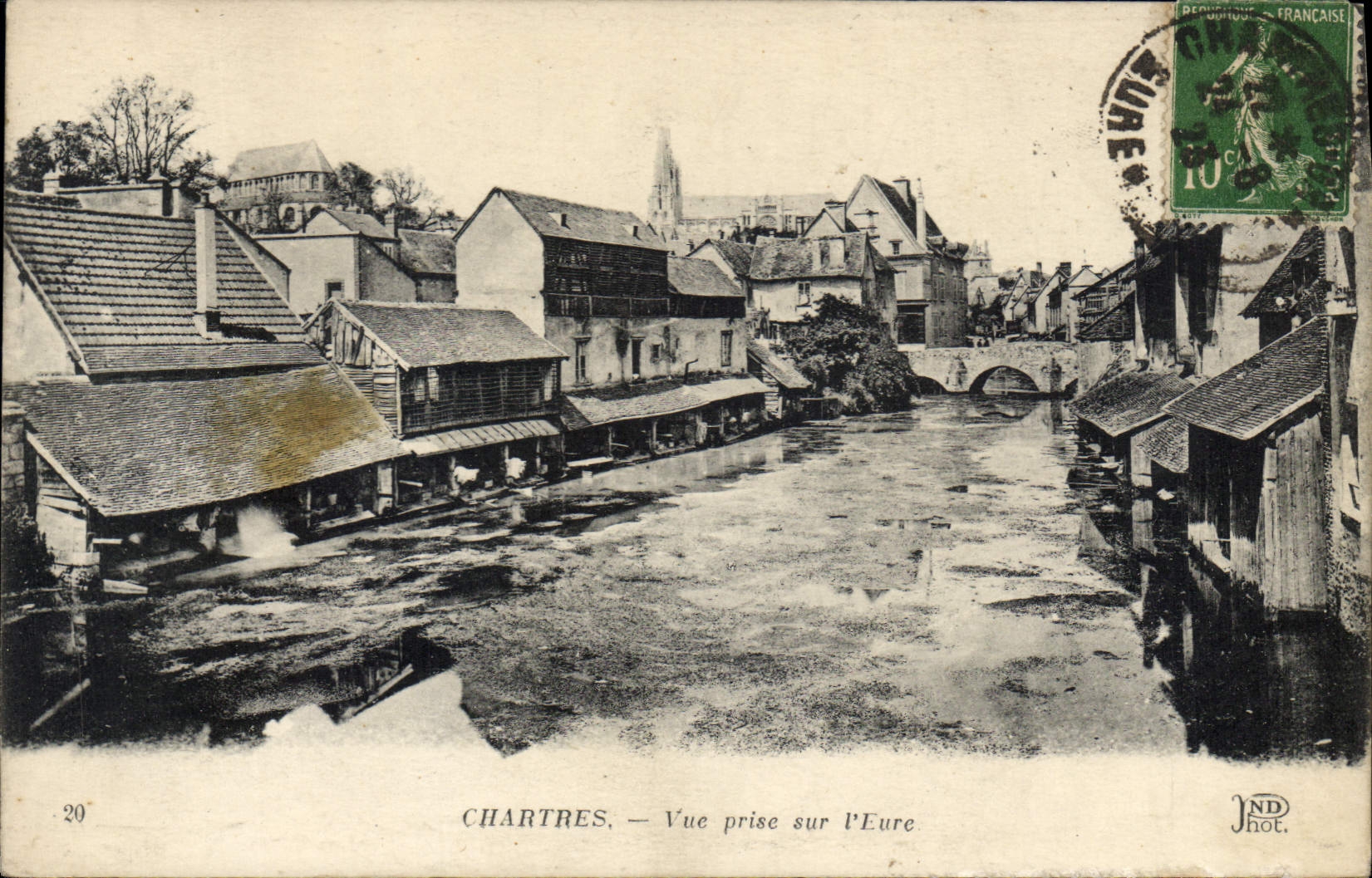 CPA Chartres Vue prise sur l'Eure