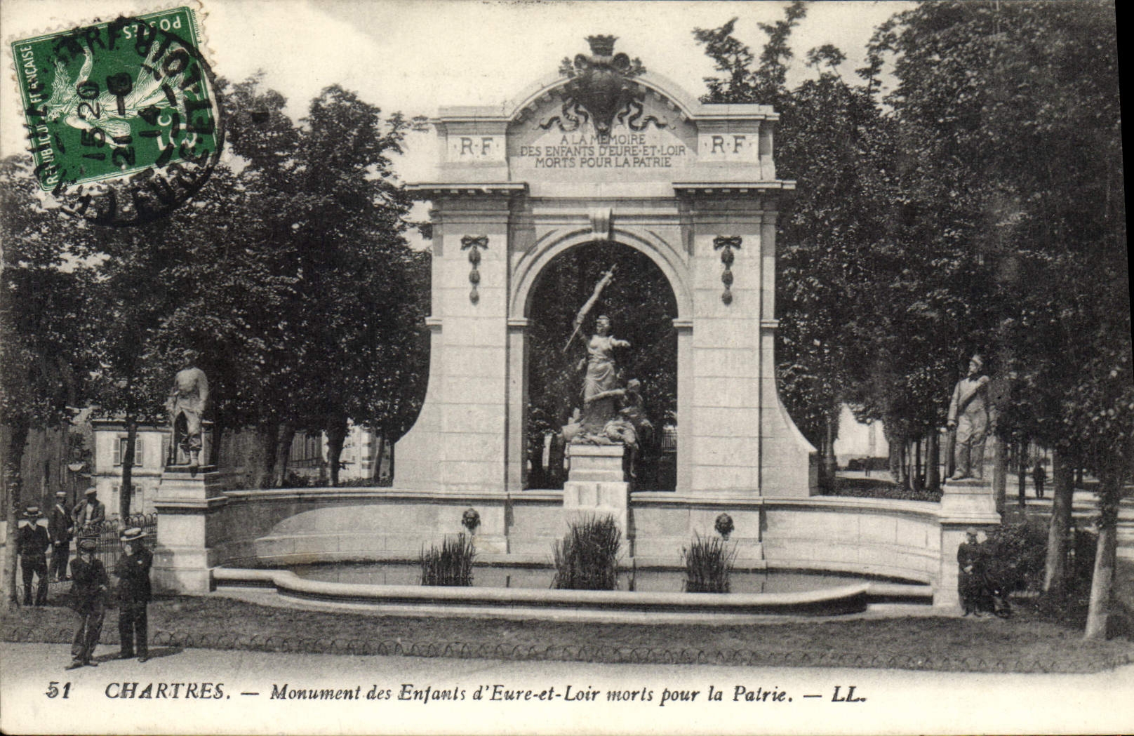 CPA Chartres Monument des Enfants d'Eure et Loir morts pour la Patrie