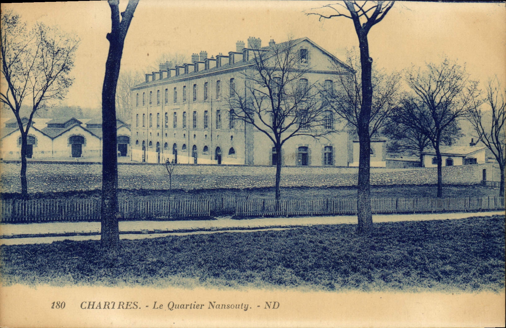 CPA Chartres Le Quartier Nansouty Militaria