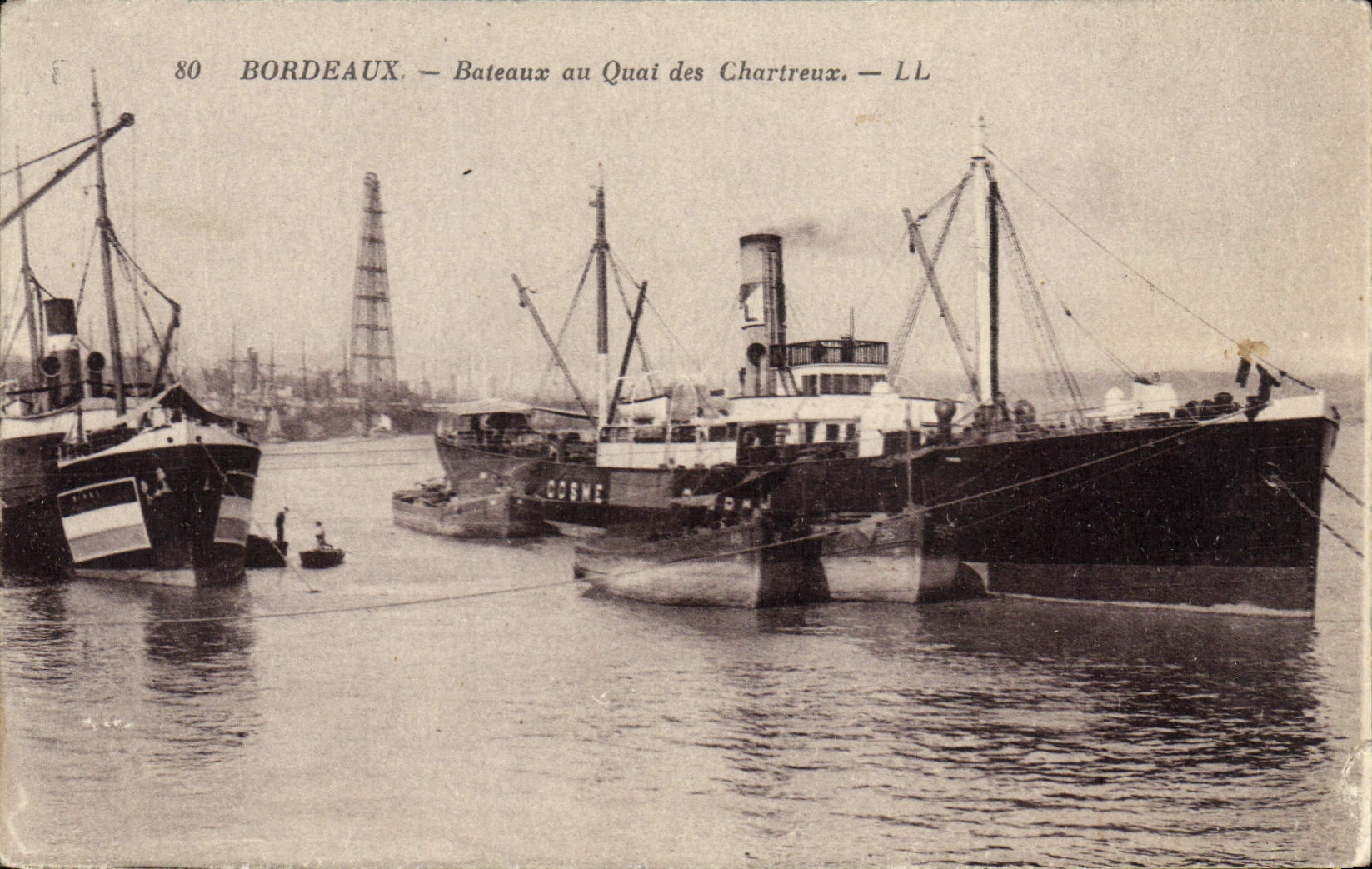 CPA Bordeaux Bateaux au Quai des Chartreux
