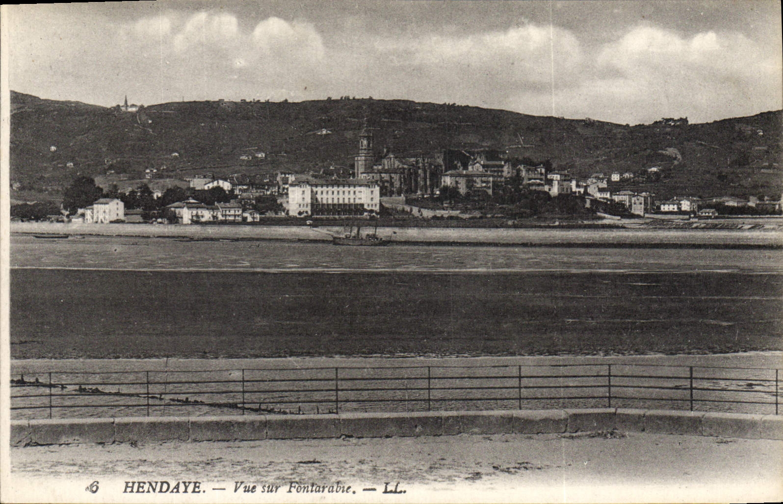 Hendaye — Ansicht von Fontarabie — LL