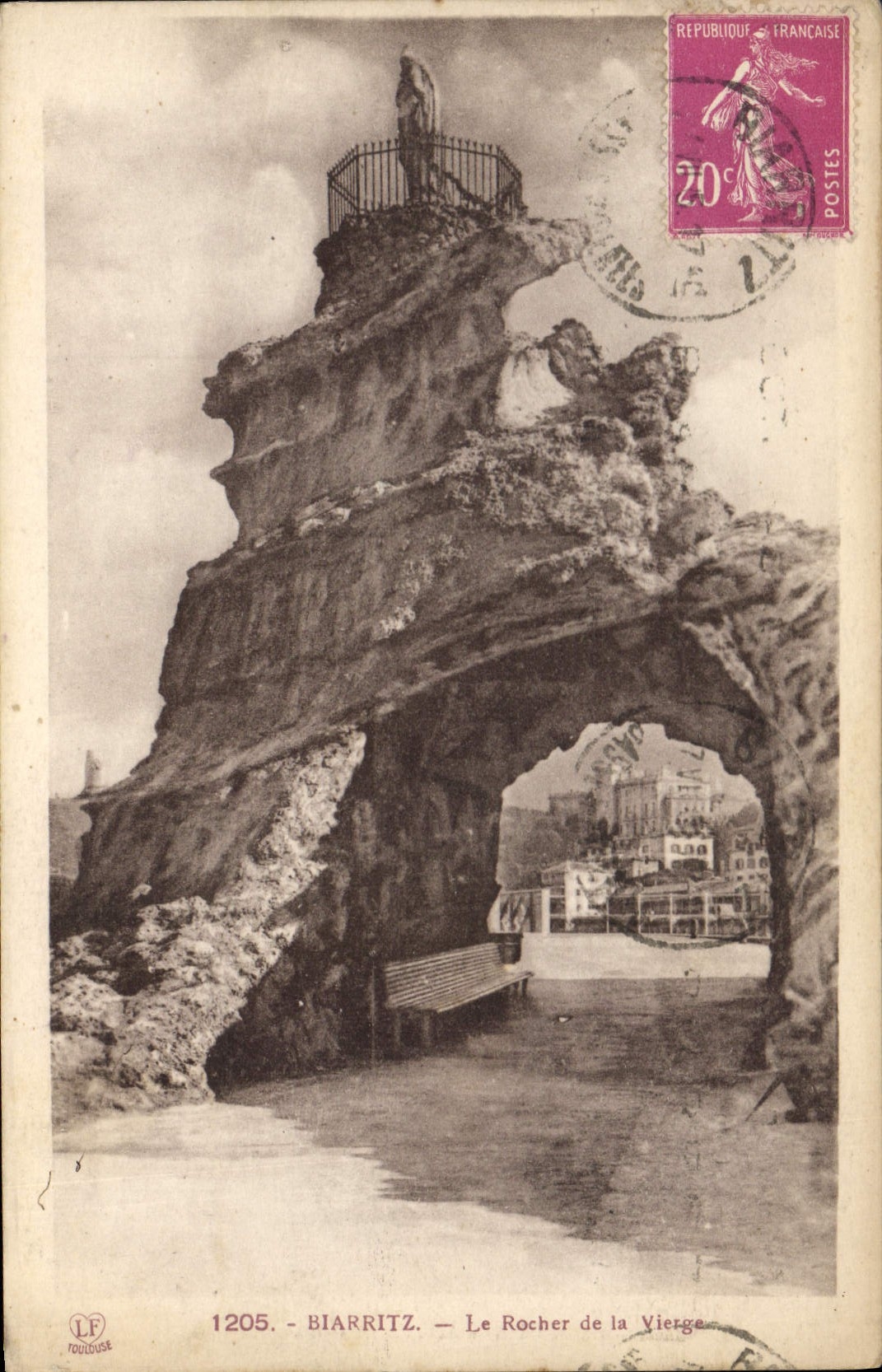 CPA Biarritz Le Rocher de la Vierge