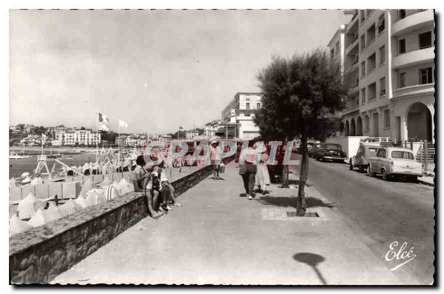 CPM Saint Jean de Luz (Basses Pyrenees) La Promenade et la Plage