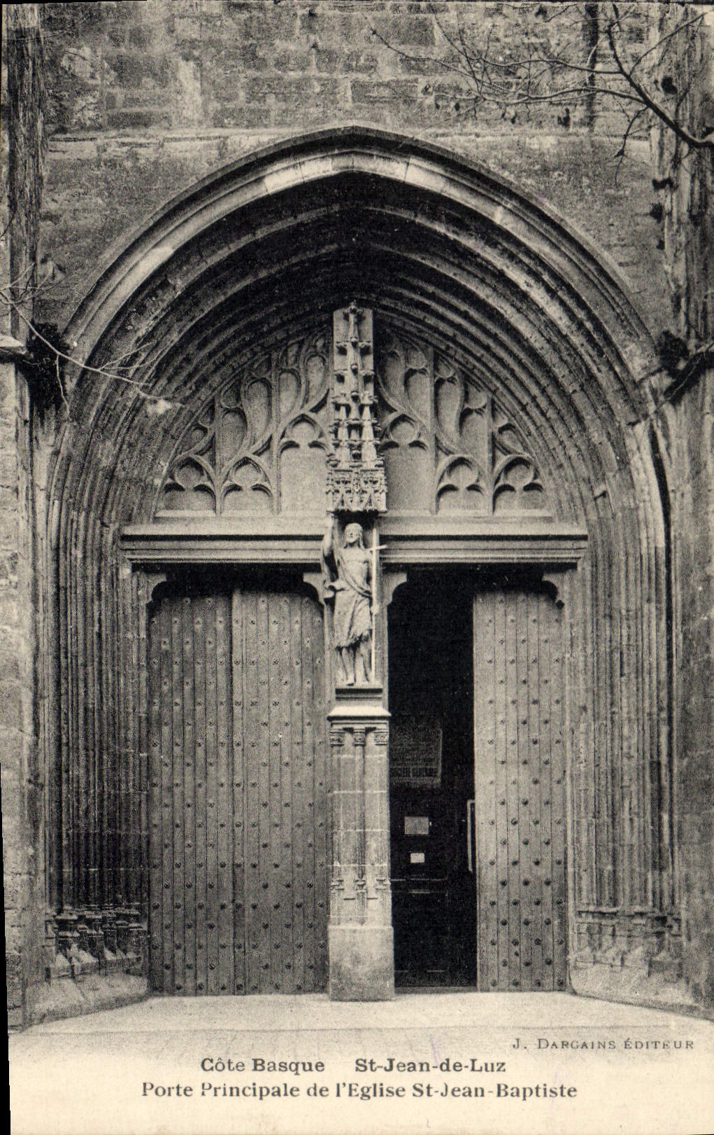 CPA Saint Jean de Luz Cote Basque Porte Principale de l'Eglise St Jean Baptiste
