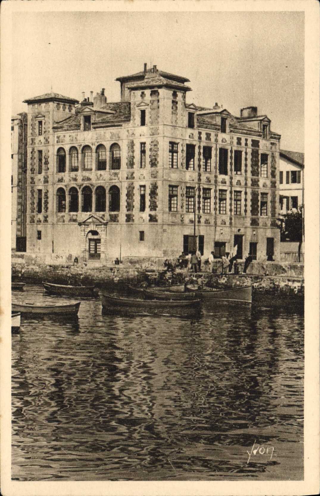 CPA Saint Jean de Luz (Basses Pyrenees) Cote Basque La Maison de l'Infante