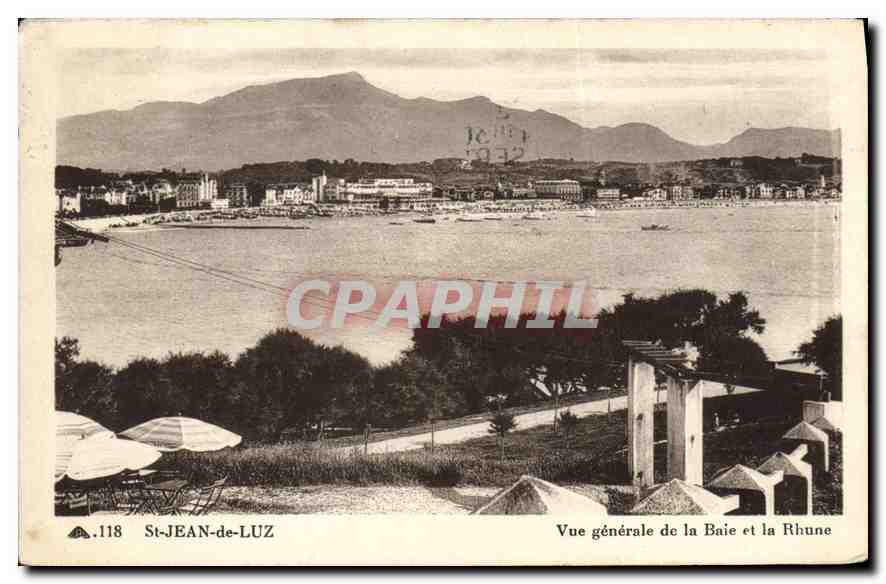 CPA Saint Jean de Luz Vue generale de la Baie et la Rhune