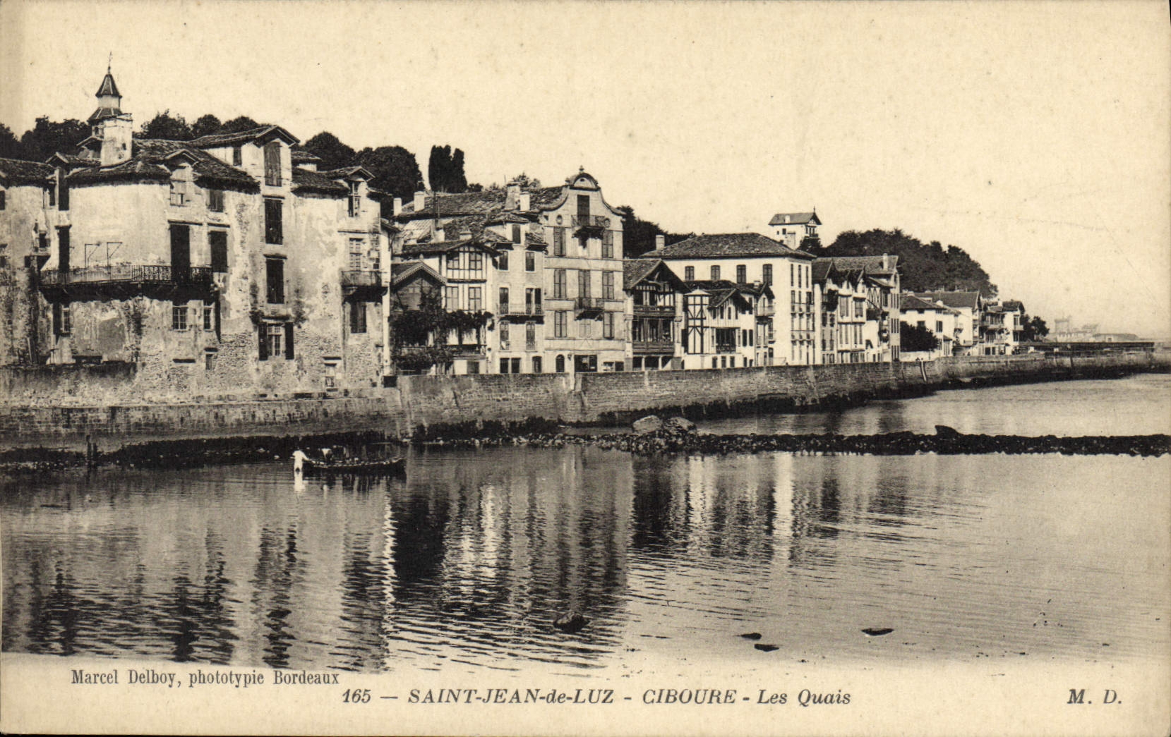 CPA Saint Jean de Luz Ciboure Les Quais