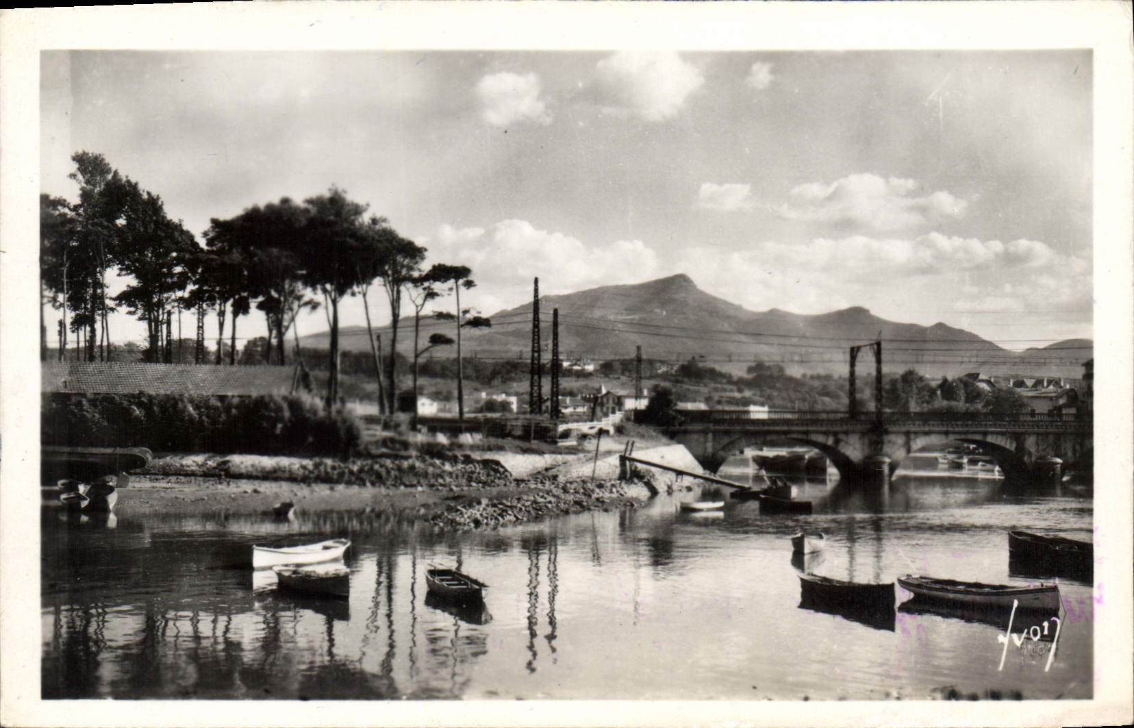 St Jean-de-Luz — La Nivelle et le massif de la Rhune — Éditions d'Art, rédaction française