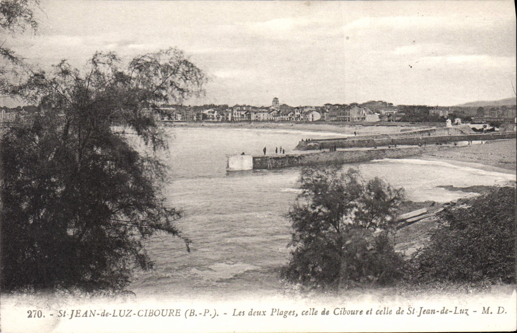 CPA Saint Jean de Luz Coboure(B P) Les deux Plages celle de Ciboure et celle de Saint Jean de Luz