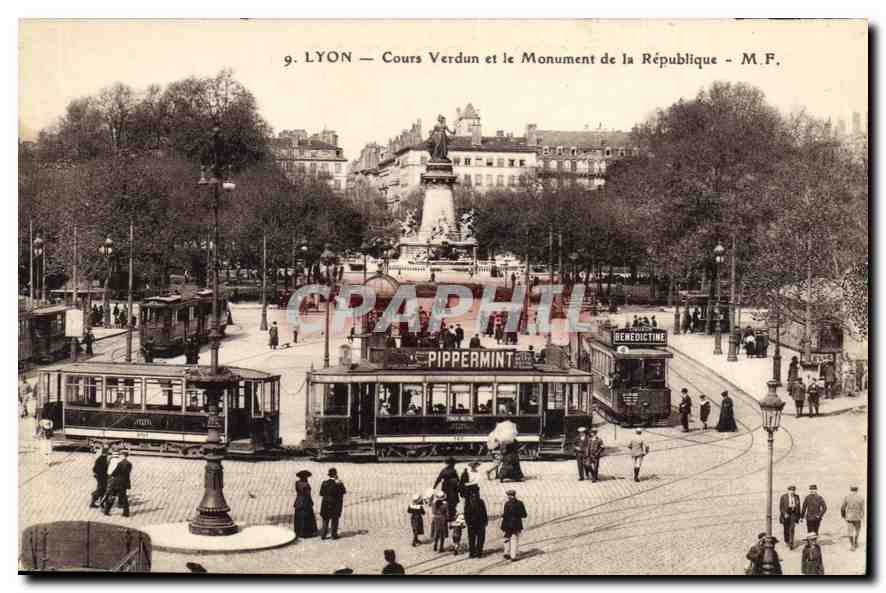 LYON — Cours Verdun et le Monument de la République — M.F.