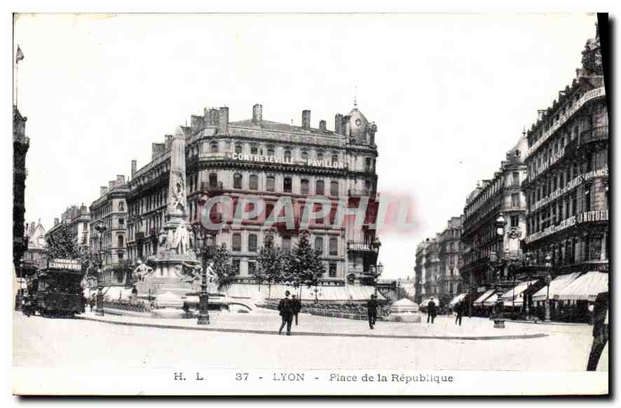 CPA Lyon Place de la Republique