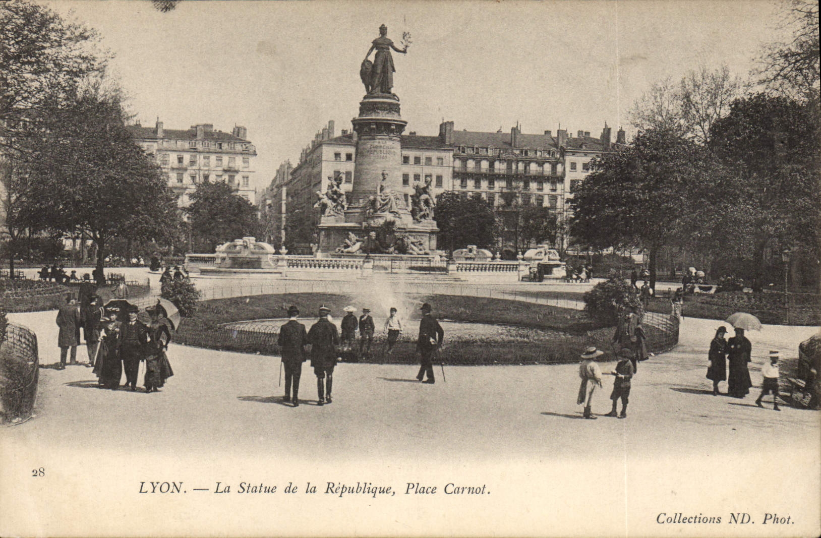 LYON — La Statue de la République, Place Carnot — Collections ND. Phot. n°28