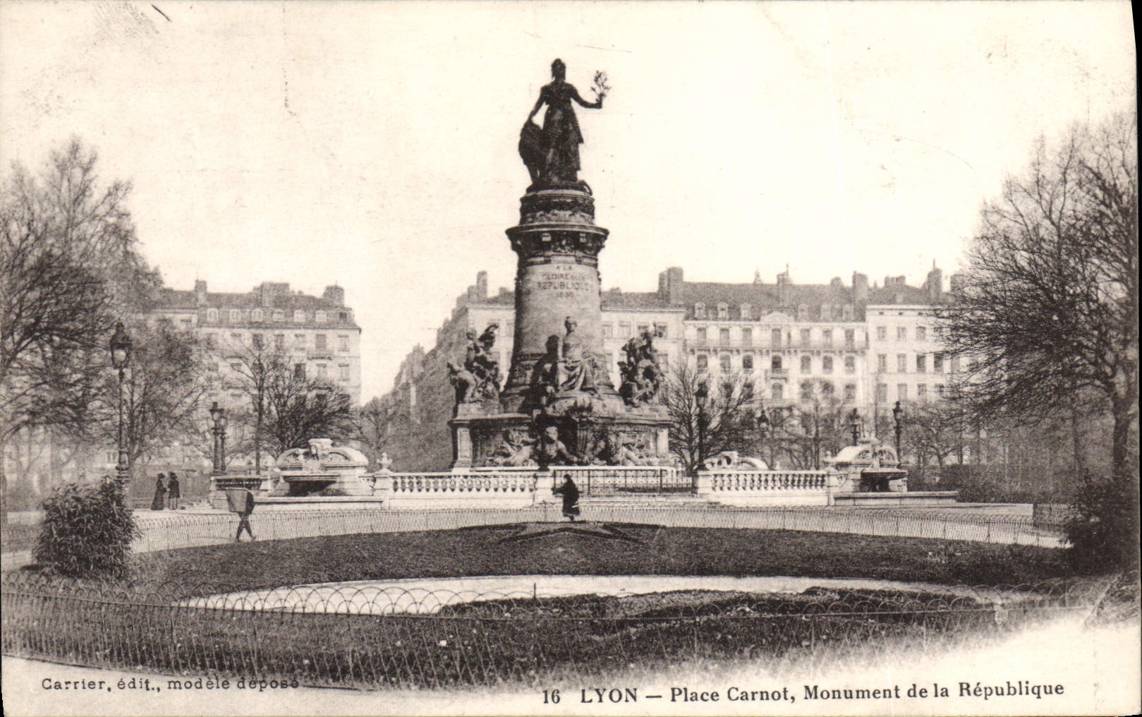 LYON — Place Carnot, Monument de la République — Carrier, Verlag, Modell angemeldet