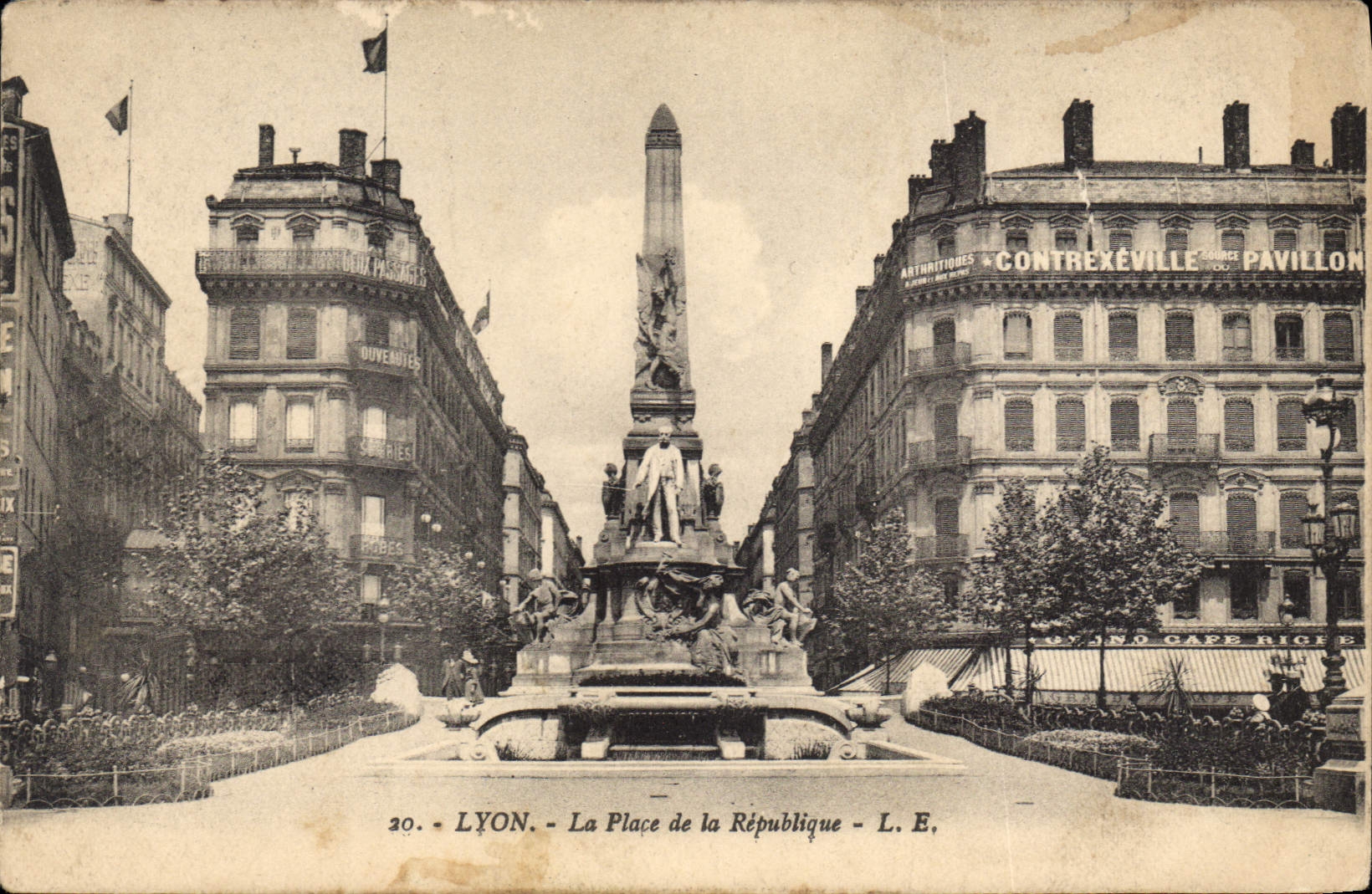 LYON - La Place de la République — L. E. — n°20