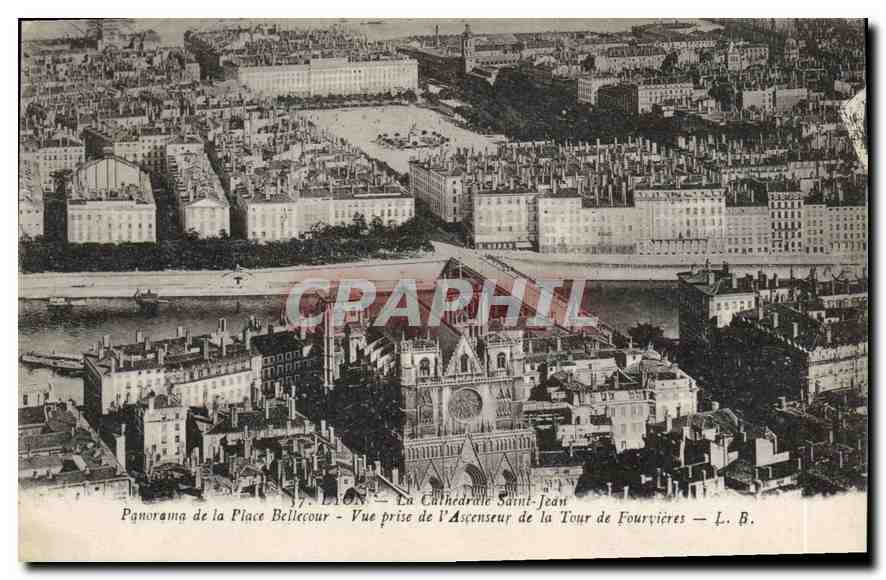 Panorama der Place Bellecour — Ansicht vom Ascenseur de la Tour de Fourvières — L. B.