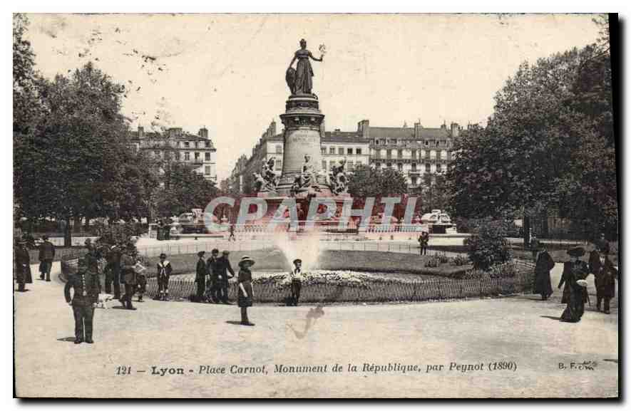 Lyon - Place Carnot, Monument de la République, par Peynot (1890)