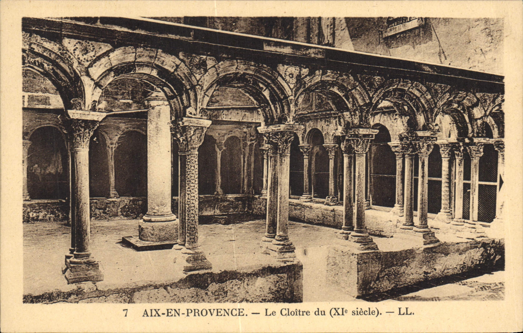 Aix-en-Provence — Der Cloister des 11. Jahrhunderts — LL.