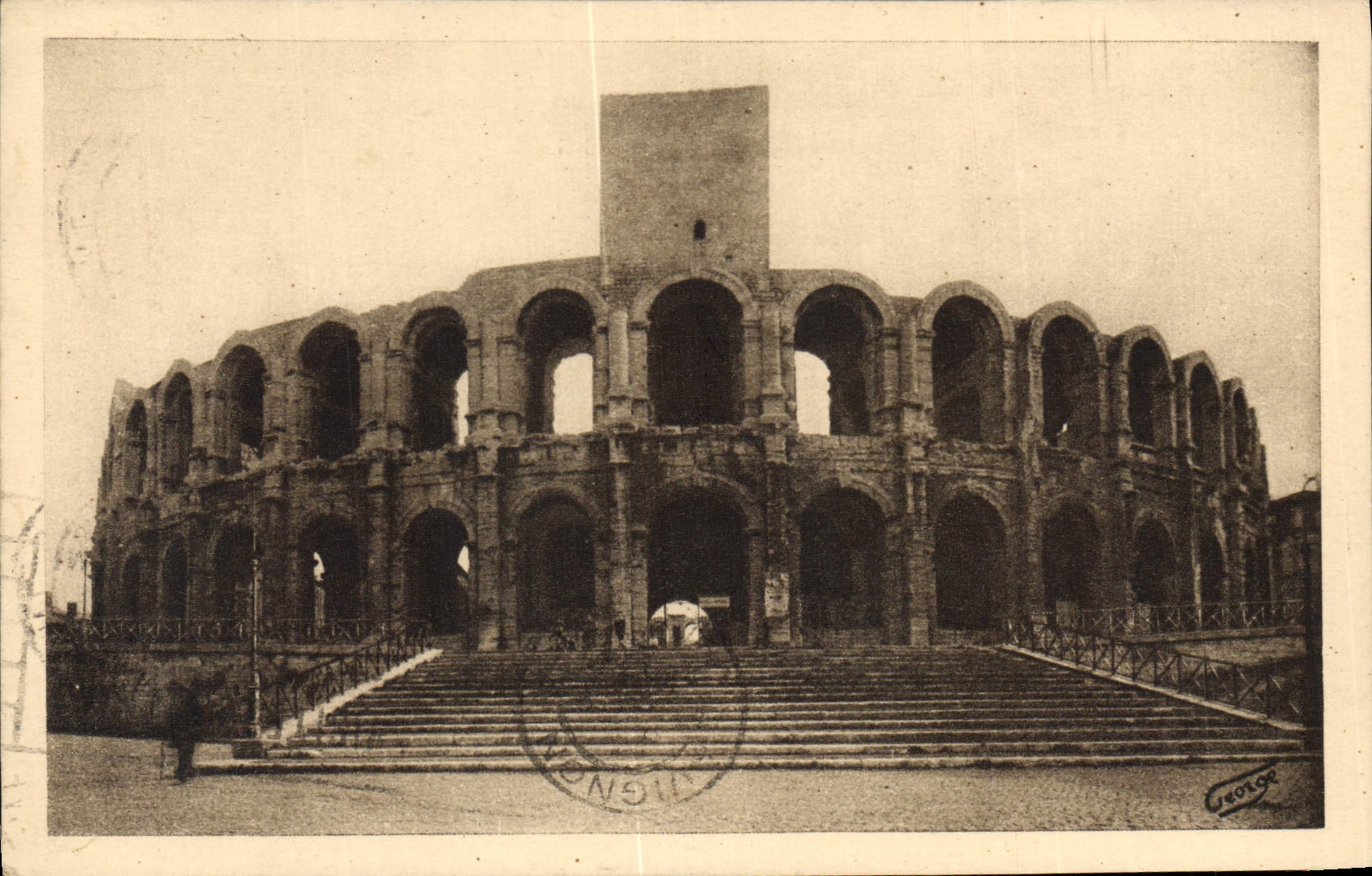 Arles — Les Arènes — Grand Escalier — Edit. J. George
