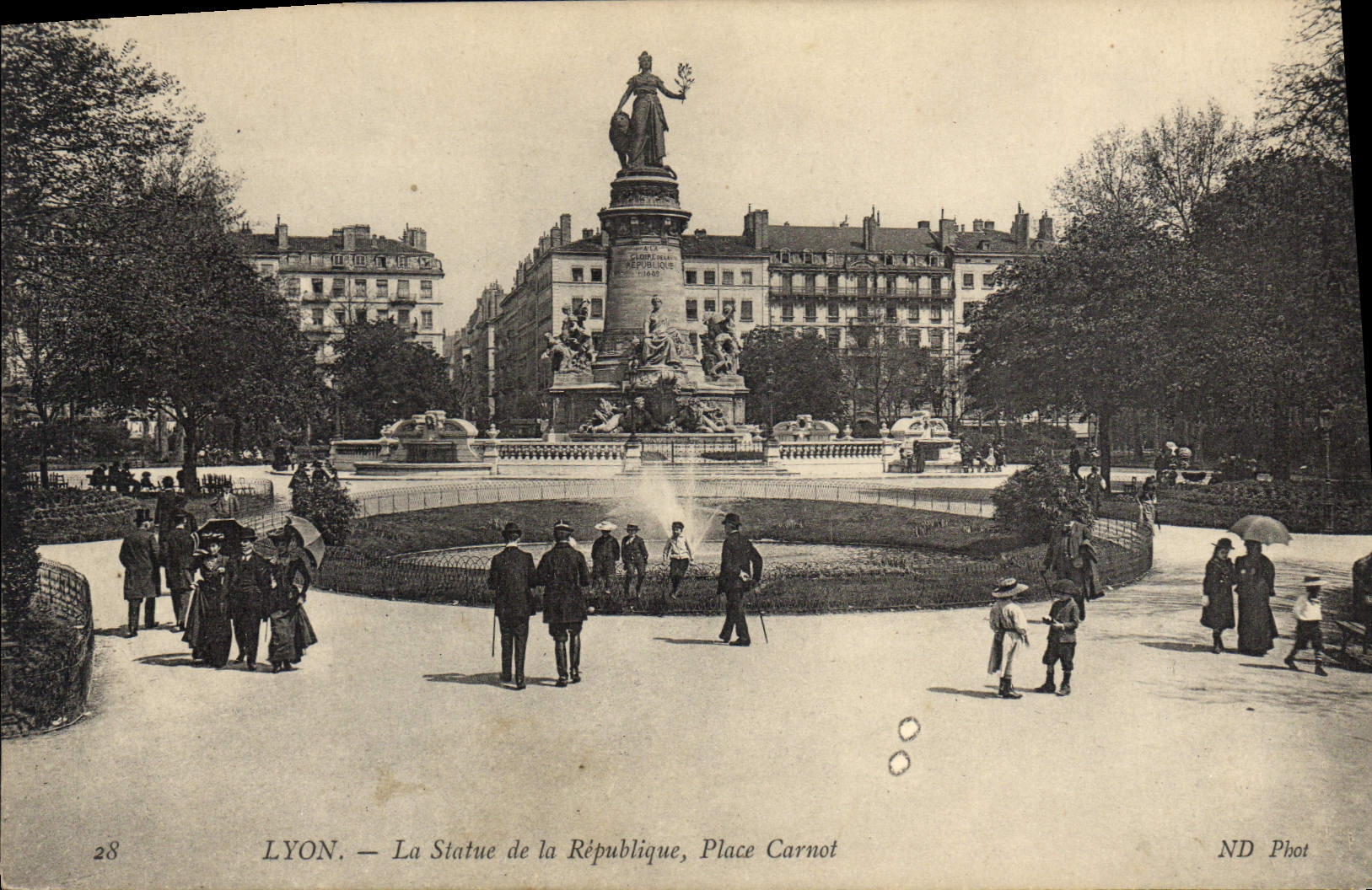 LYON. — The Statue of the Republic, Place Carnot — ND Phot, n° 28