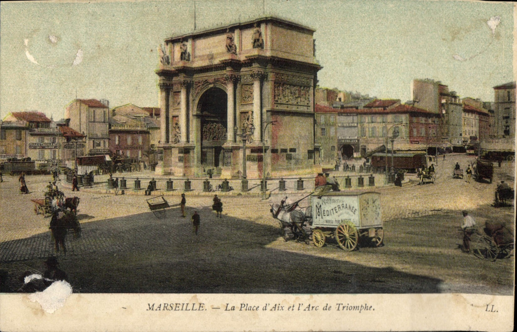 CPA Marseille La Place d'Aix et l'Arc de Triomphe 