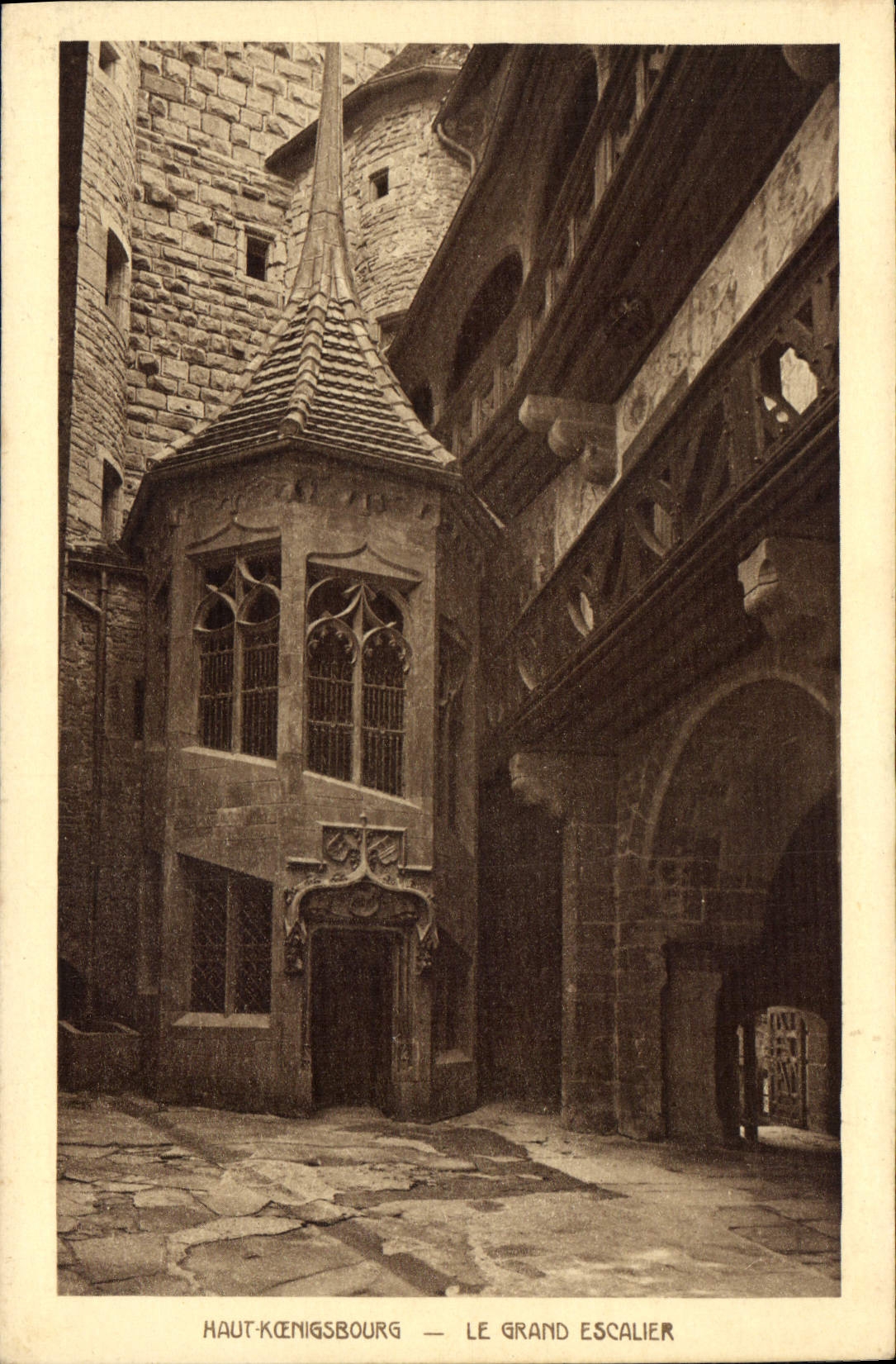 CPA Haut Koenigsburg Le Grand Escalier 
