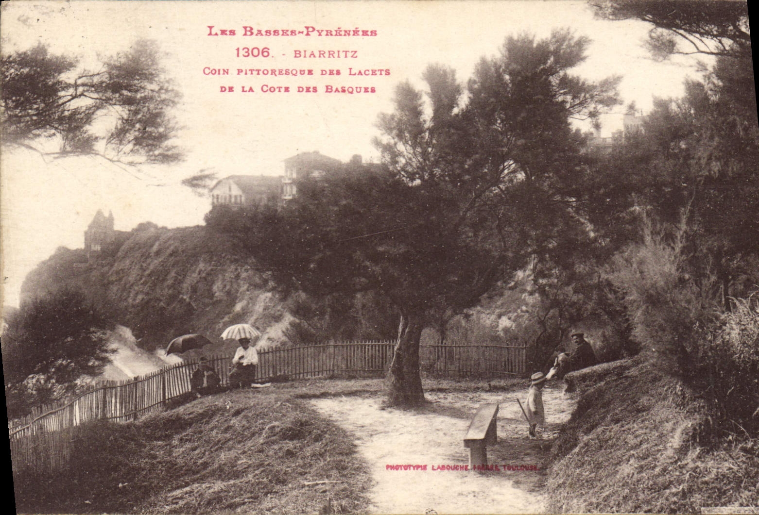 CPA Les Basses Pyrenees Biarritz Coin pittoresque des lacets de la cote des basques