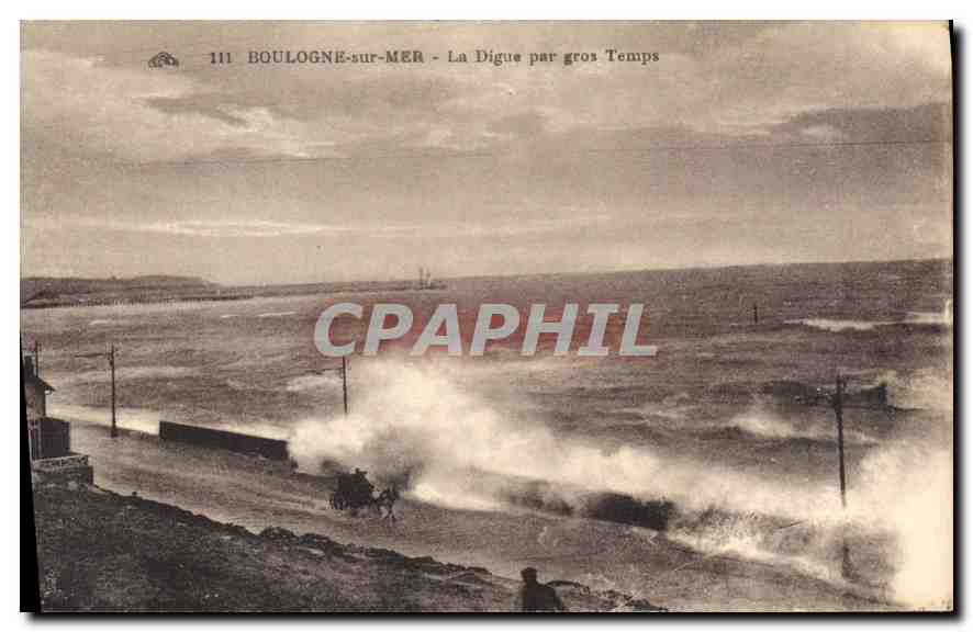 BOULOGNE-sur-MER - La Digue par gros Temps — éditeur inconnu, n° 111