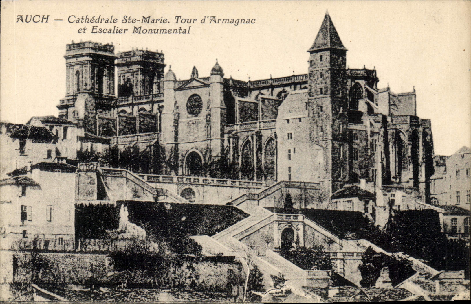 Auch — Cathédrale Ste-Marie, Tour d'Armagnac et Escalier Monumental