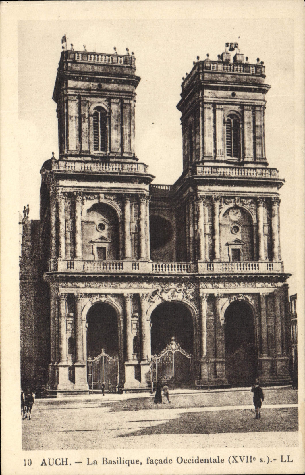 Auch — La Basilique, façade Occidentale (XVIIe s.) — LL