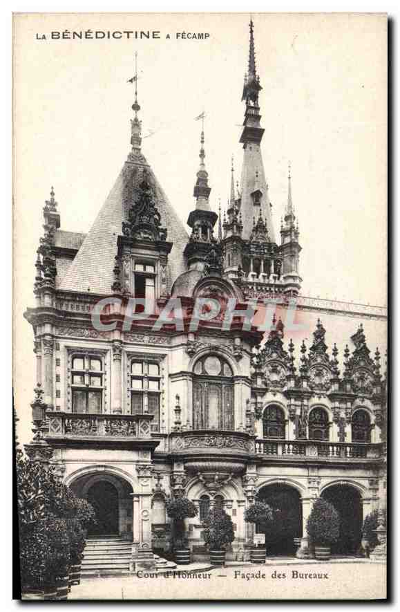 CPA La Benedictine a Fecamp Cour d'Honneur Facade des Bureaux 