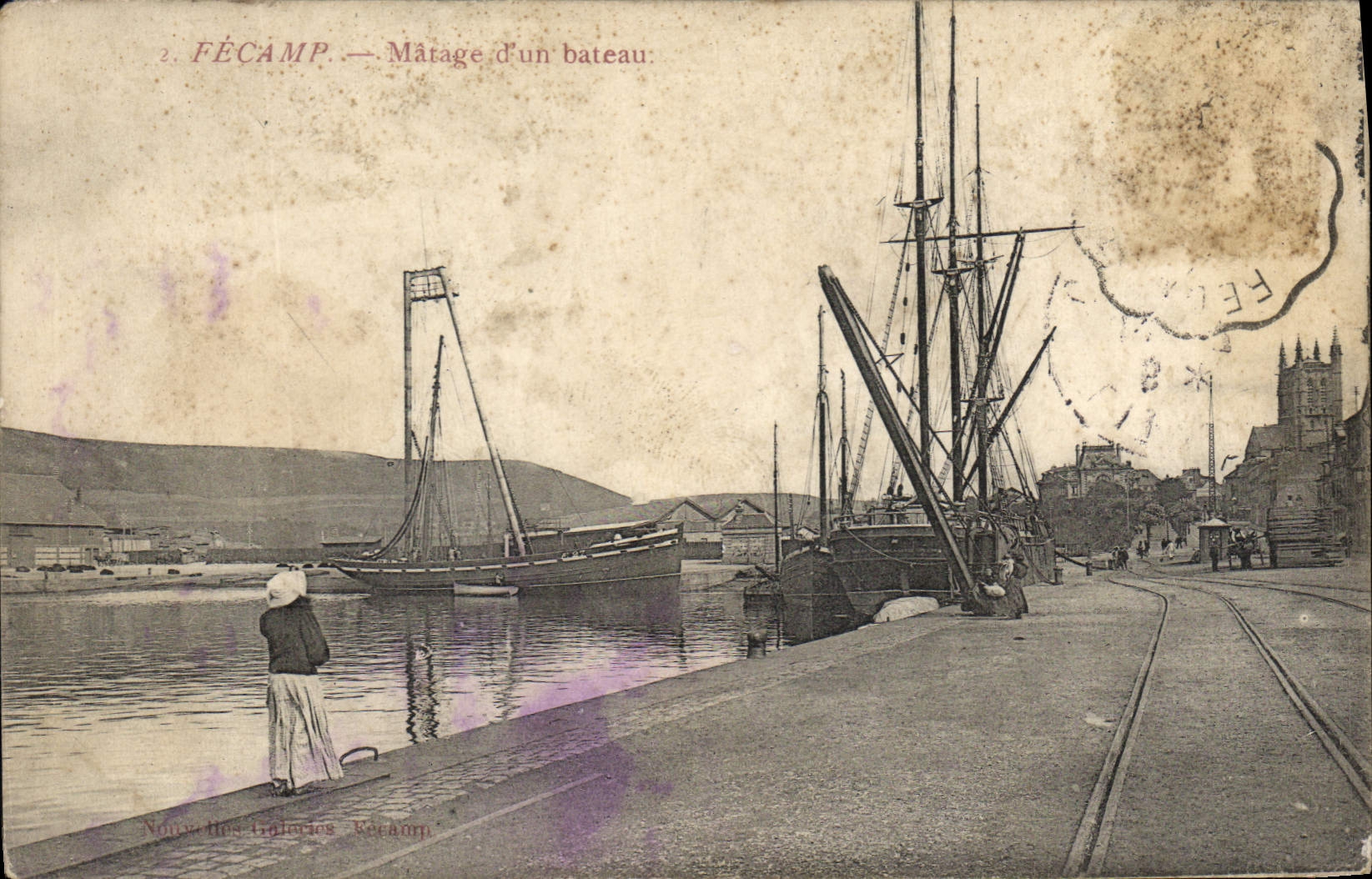 CPA Fecamp Matage d'un bateau 