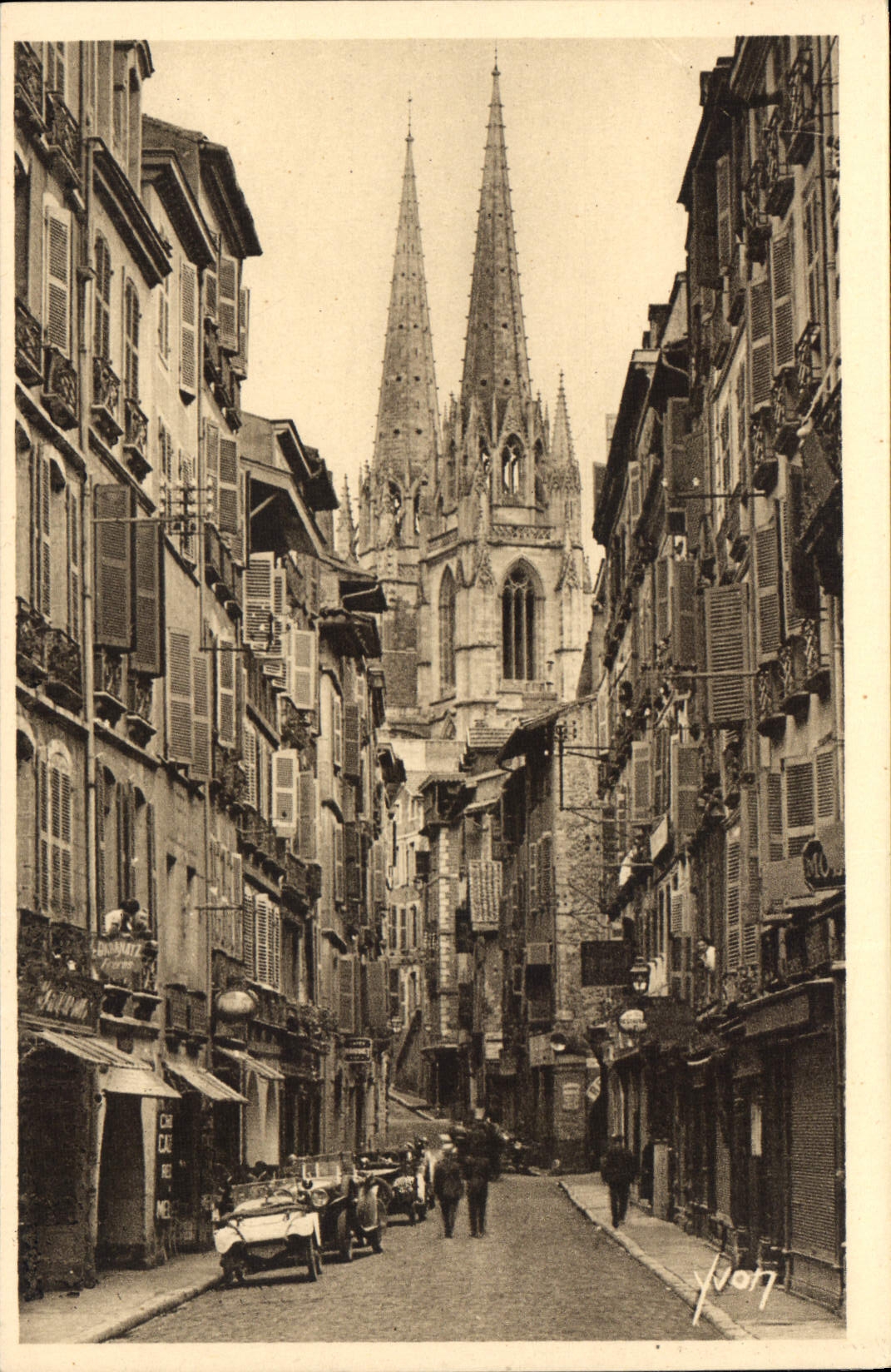 Vue de la cathédrale de Bayonne — éditeur Yvon, n°10