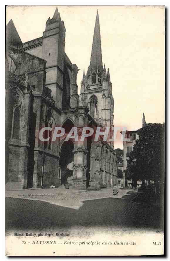 CPA Bayonne Entree principale de la Cathedrale 