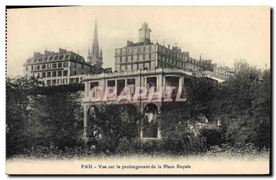 Pau - Vue sur le prolongement de la Place Royale — éditeur non identifié, n° de série non visible