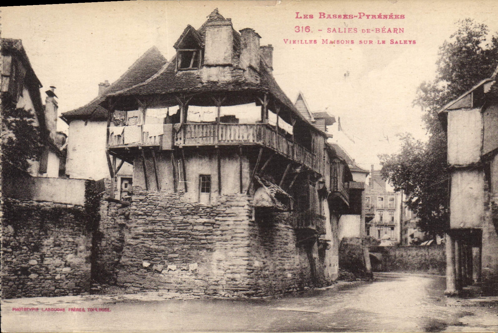 Salies-de-Béarn — Casas antiguas en Saleys — Fototipia Labouche Frères, Toulouse