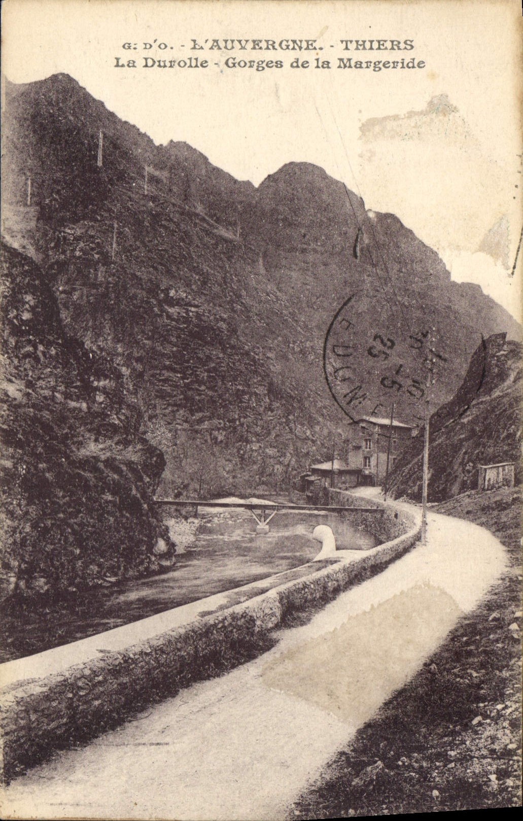 CPA L'Auvergne Thiers La Durolle Gorges de la Margeride 
