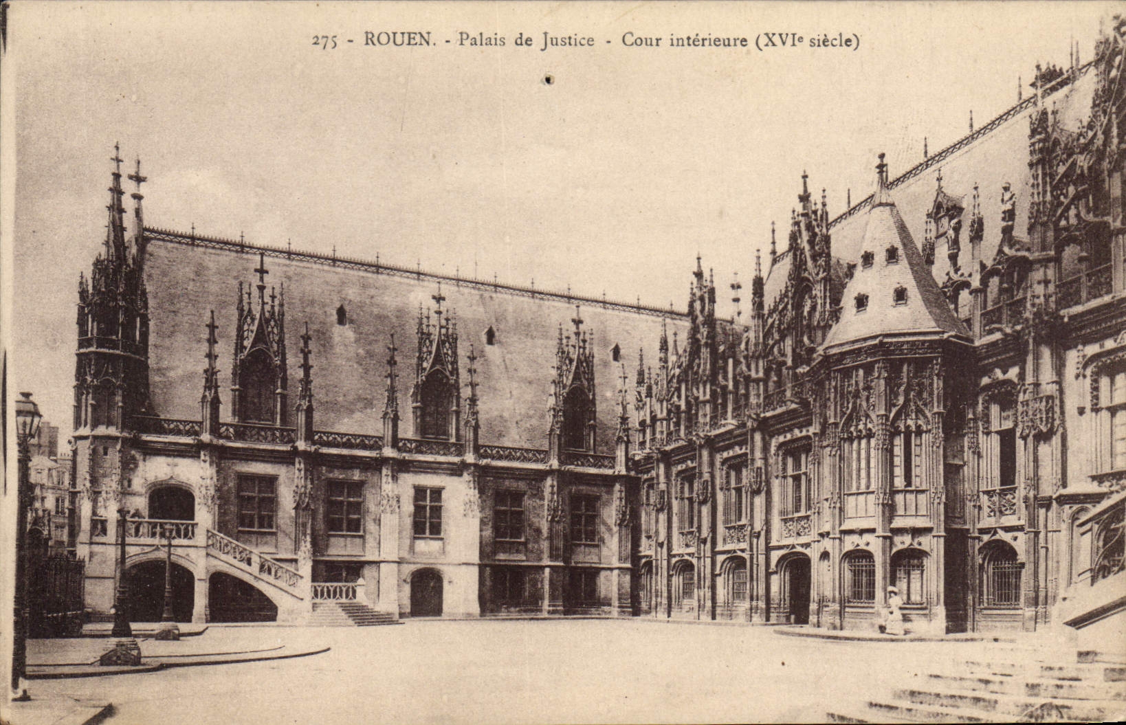 CPA Rouen Palais de Justice Cour interieure 