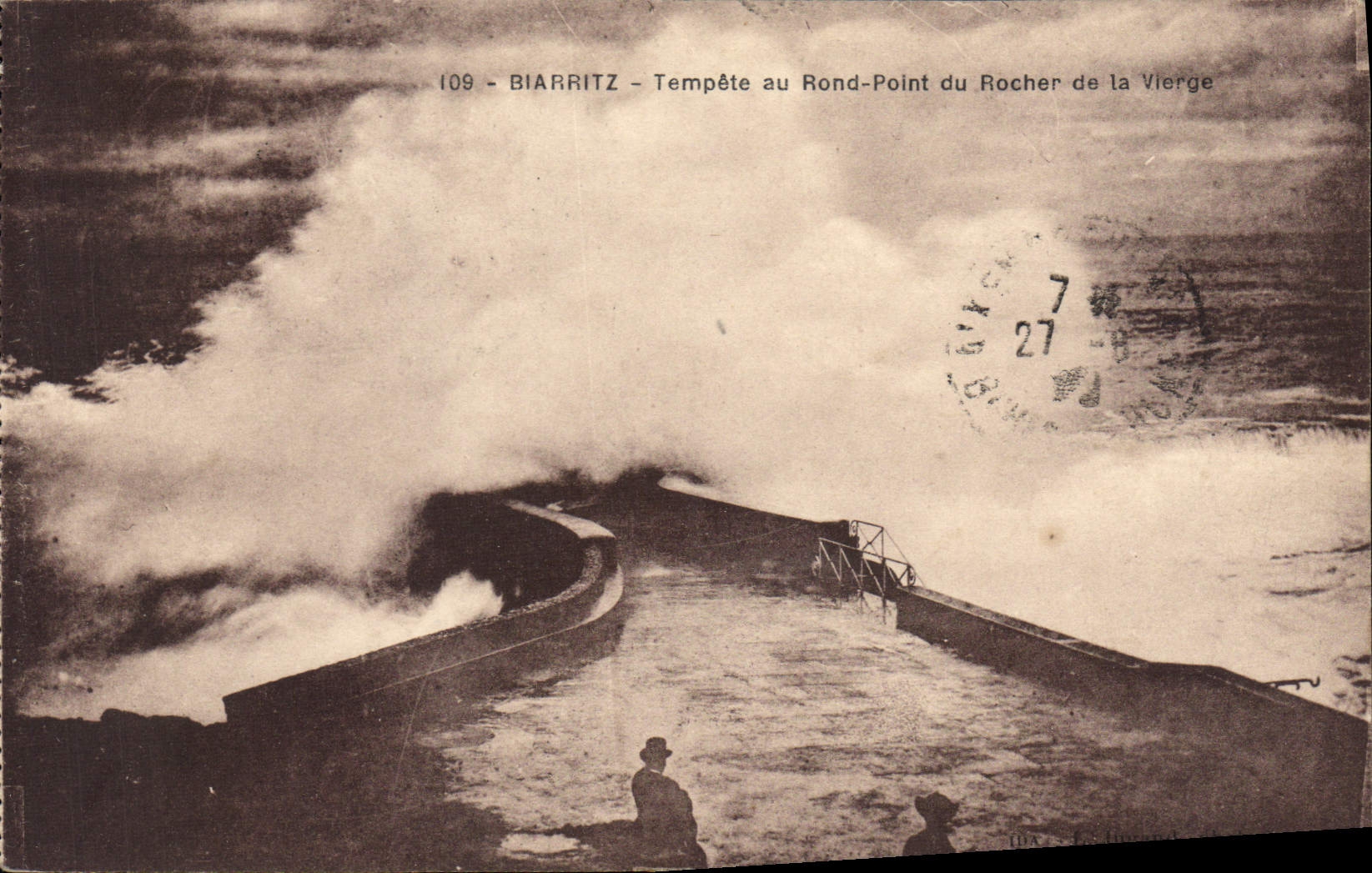 CPA Biarritz Tempete au Ront Point du Rocher de la Vierge 