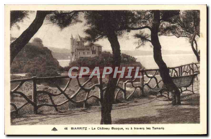 CPA Biarritz Le Chateau Basque vu a travers les Tamaris 