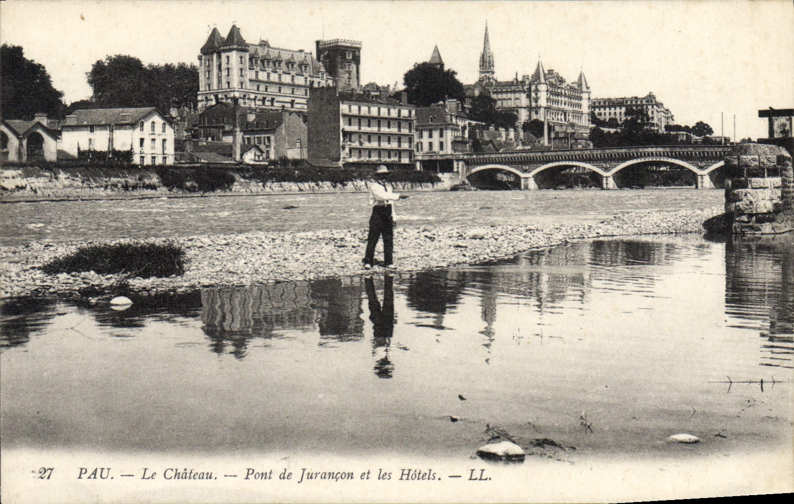 Pau — Le Château — Pont de Jurançon et les Hôtels — LL.
