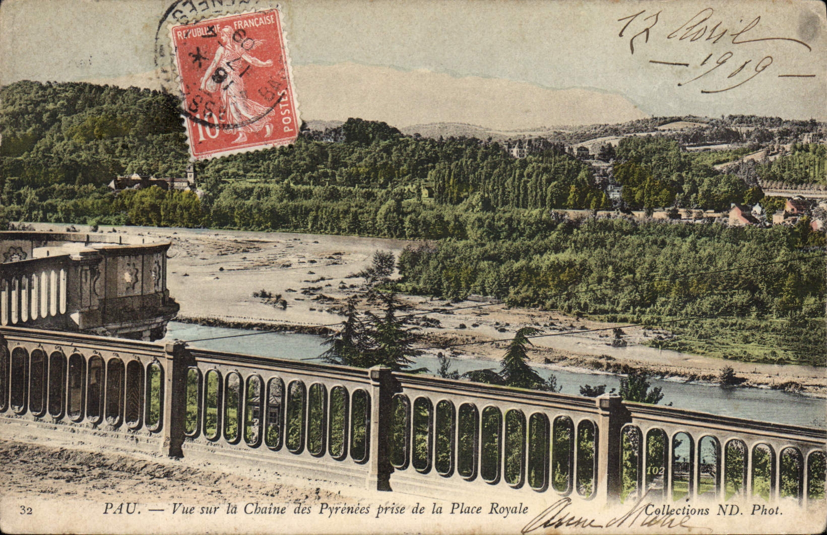 Pau — Vue sur la Chaîne des Pyrénées prise de la Place Royale — Collections ND. Phot. n°102