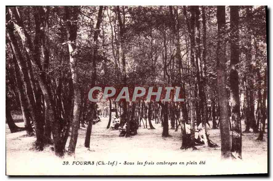 CPA Fouras Sous les frais ombrages en plein ete 