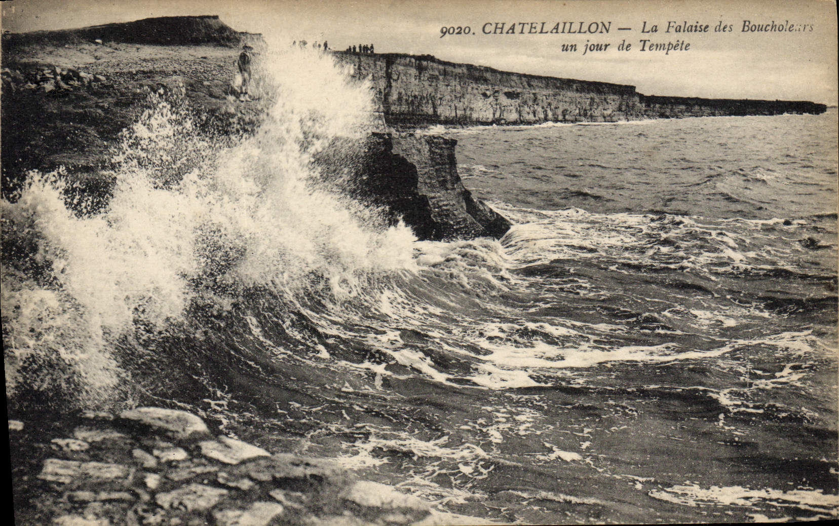 CPA Chatelaillon La Falaise des Boucholeurs un jour de tempete