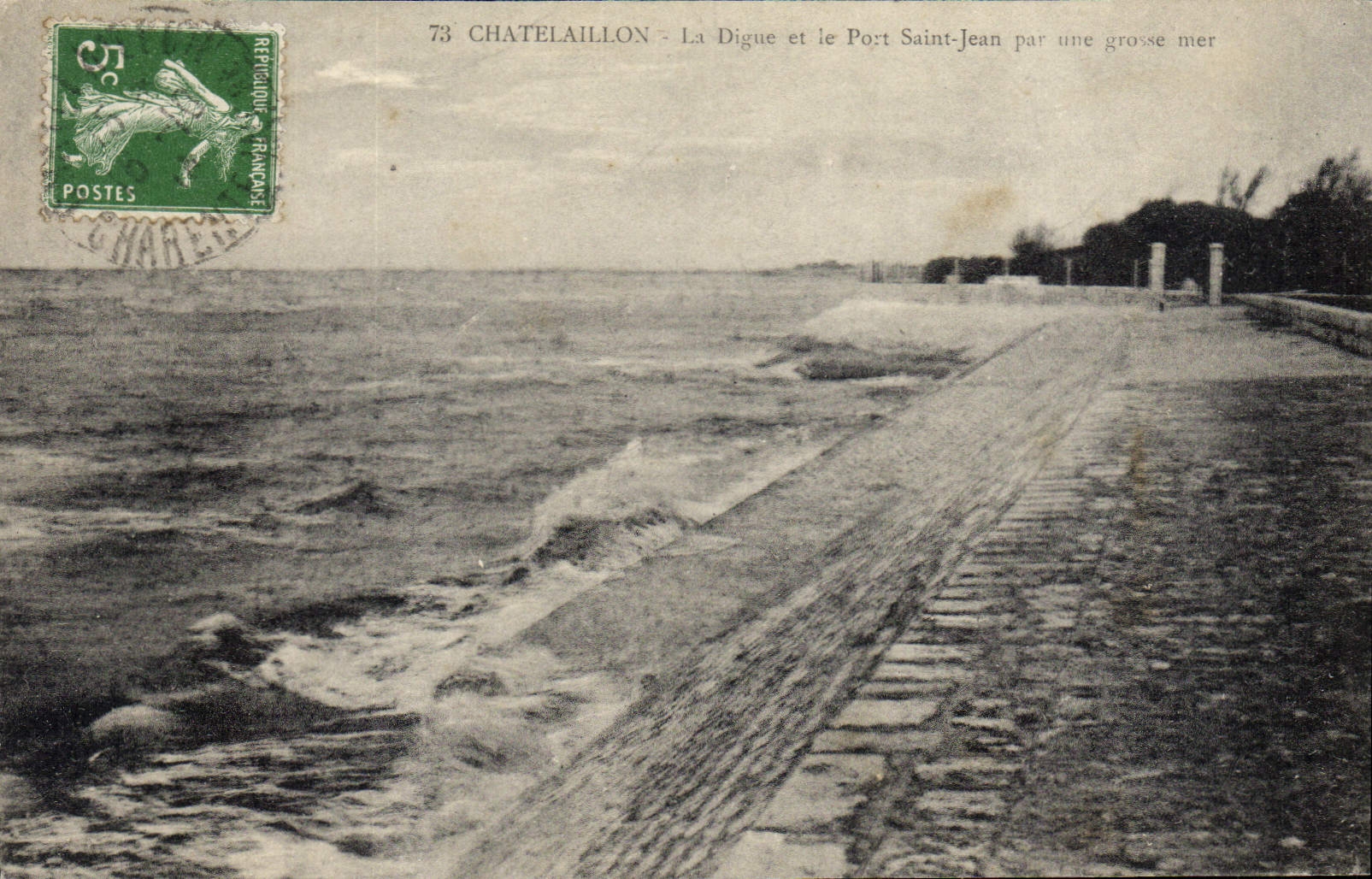 CPA Chatelaillon La Digue et le Port Saint Jean 