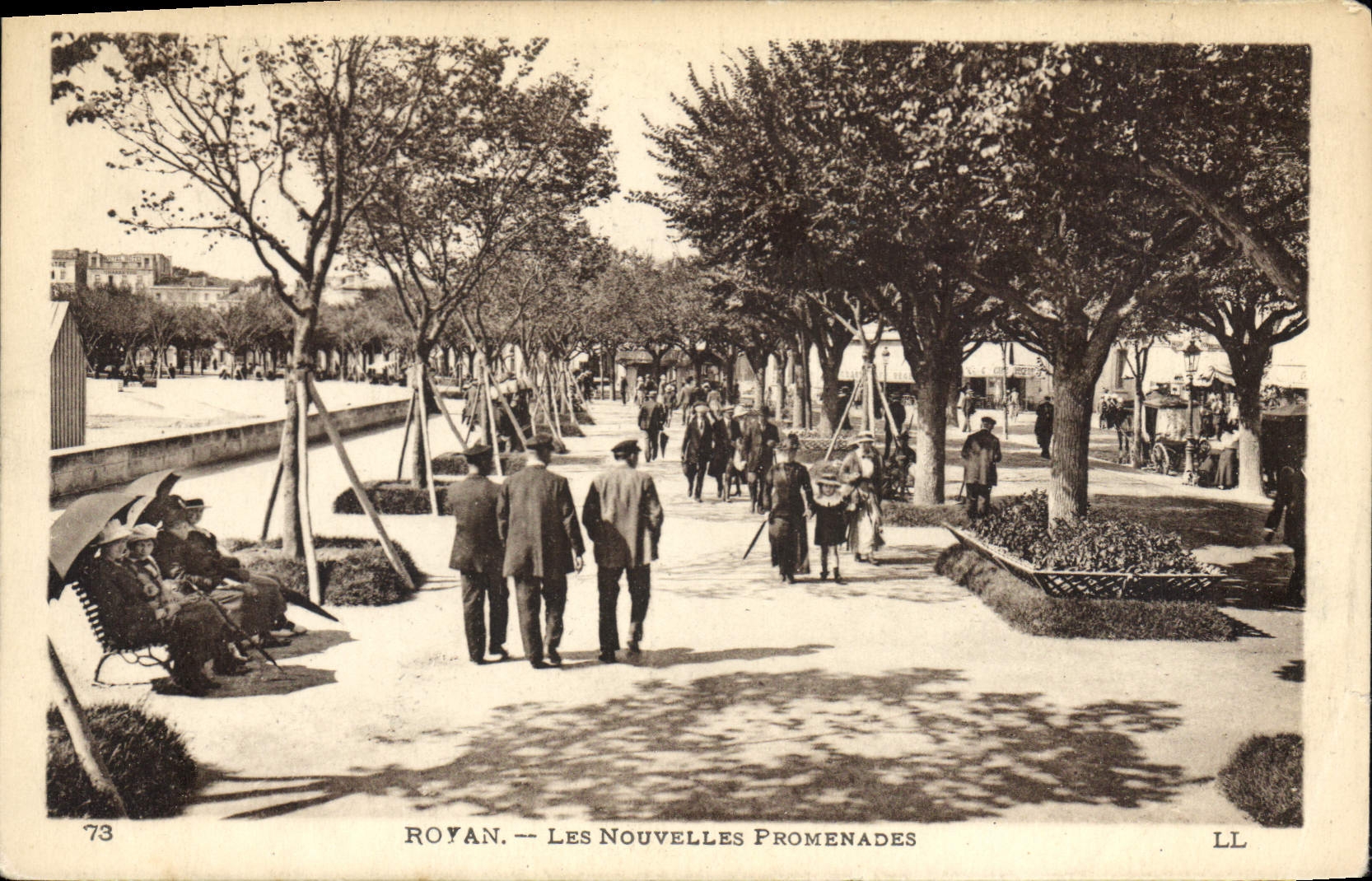 CPA Royan Les Nouvelles Promenades 