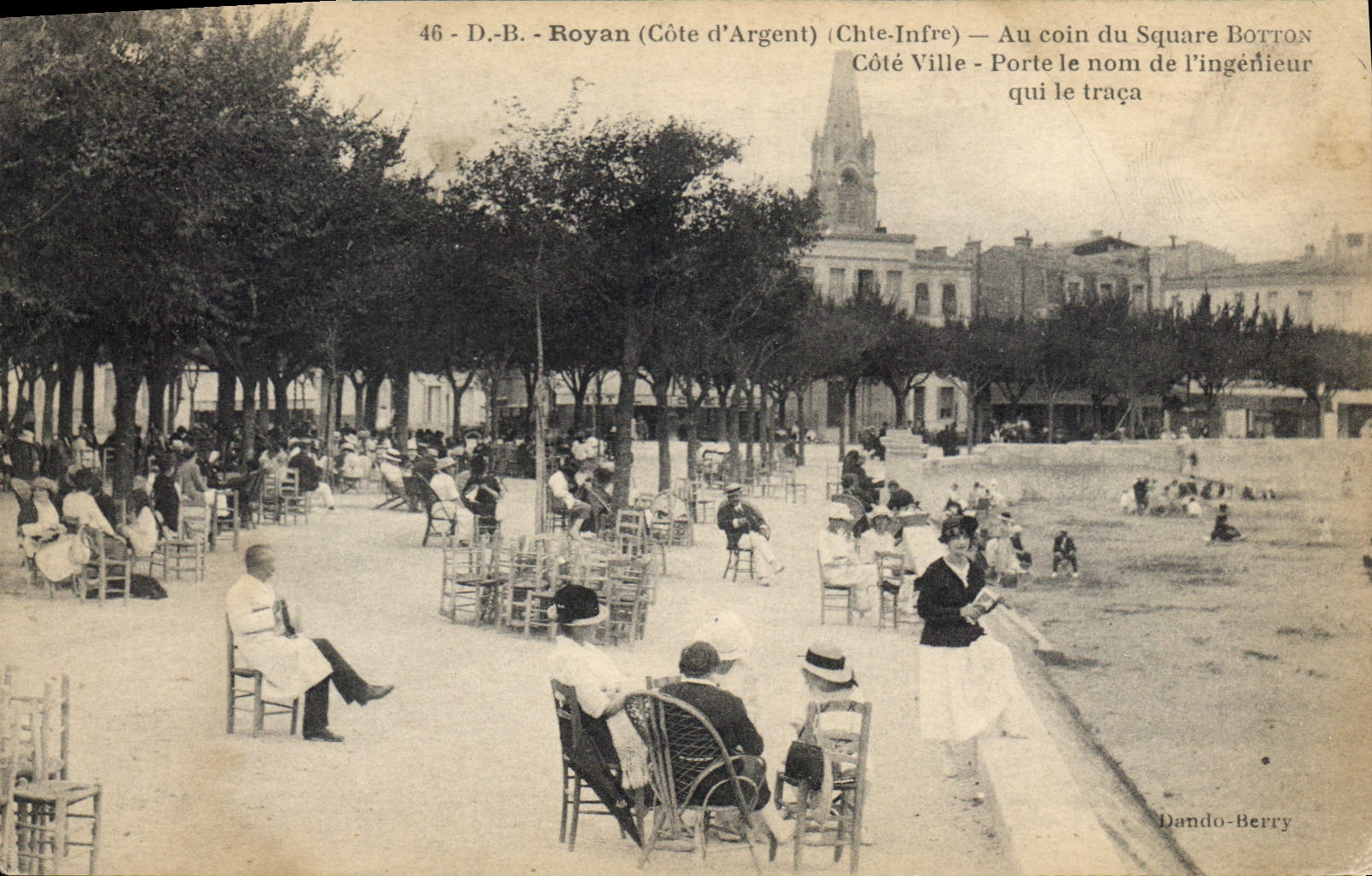 CPA Royan Cote d'Argent Chie Infre au coin du square Botton Cote ville