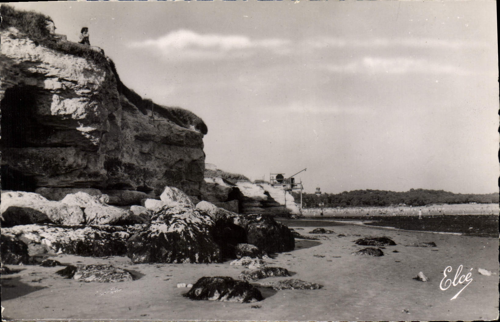 CPM St Georges de Didonne Les Rochers et la Plage 